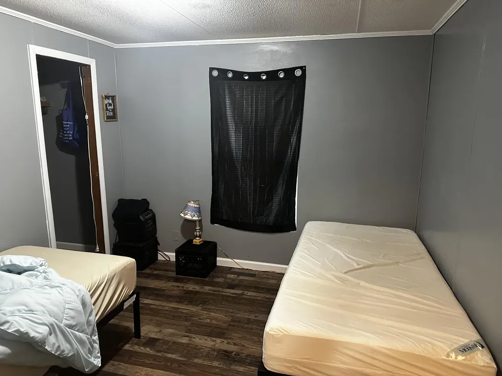 7566 Highway 26 Rockholds KY 40759