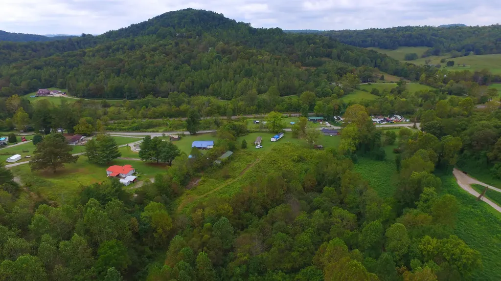 7566 Highway 26 Rockholds KY 40759