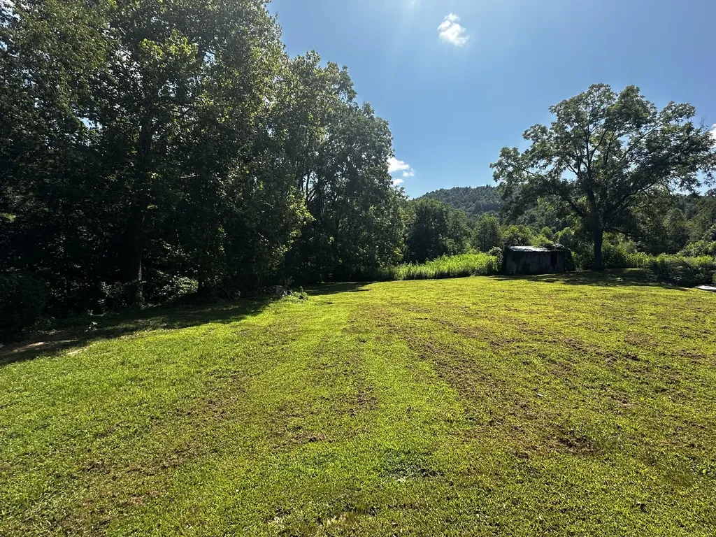 7566 Highway 26 Rockholds KY 40759