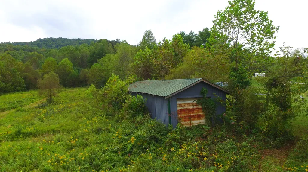 7566 Highway 26 Rockholds KY 40759