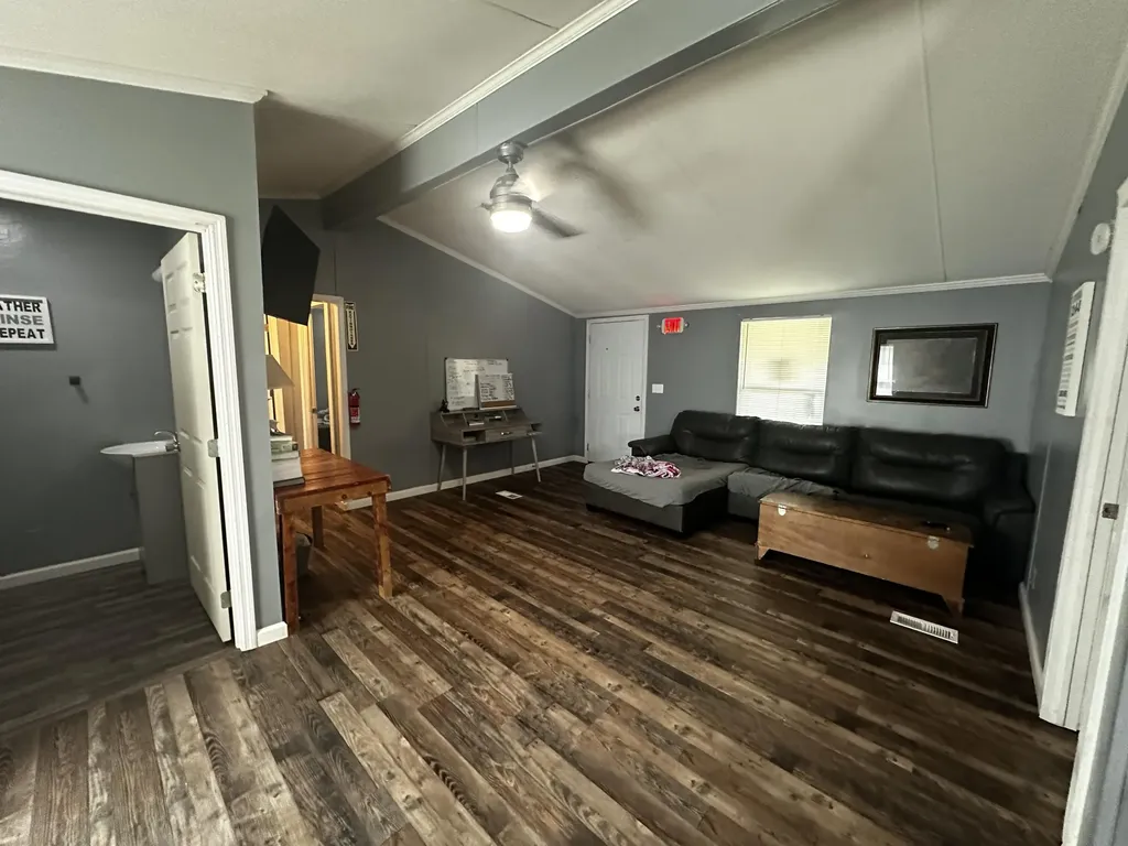 7566 Highway 26 Rockholds KY 40759