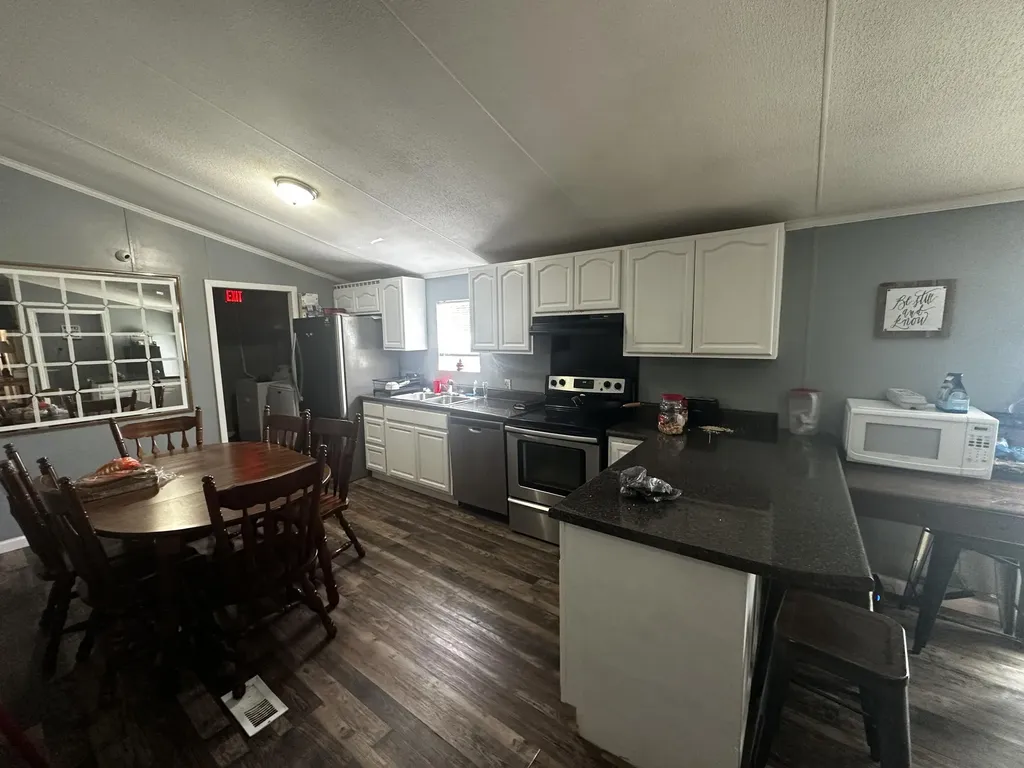 7566 Highway 26 Rockholds KY 40759
