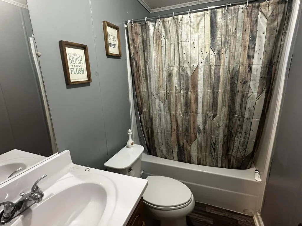 7566 Highway 26 Rockholds KY 40759