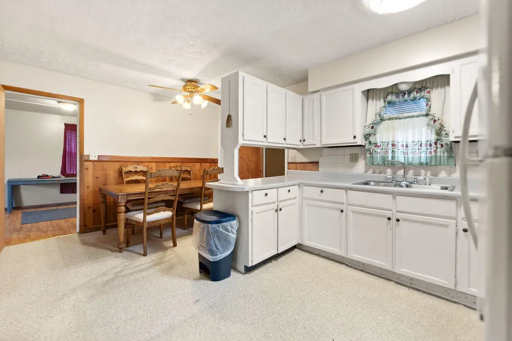 119 Twin Rivers Drive Bronston KY 42518