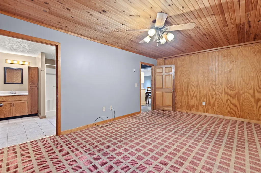 119 Twin Rivers Drive Bronston KY 42518