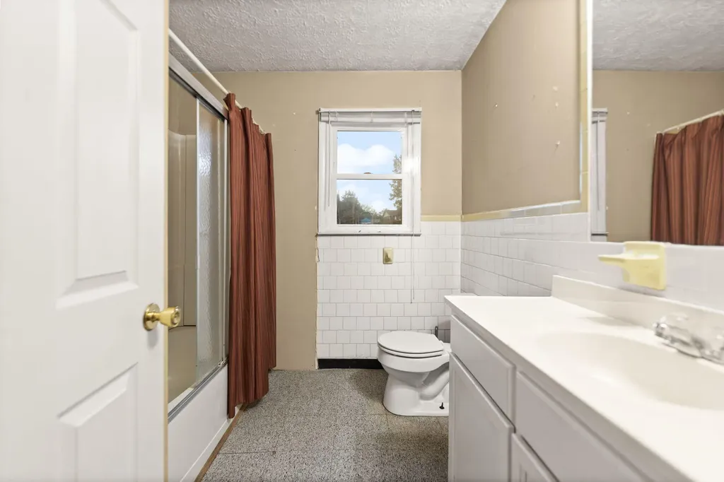 119 Twin Rivers Drive Bronston KY 42518