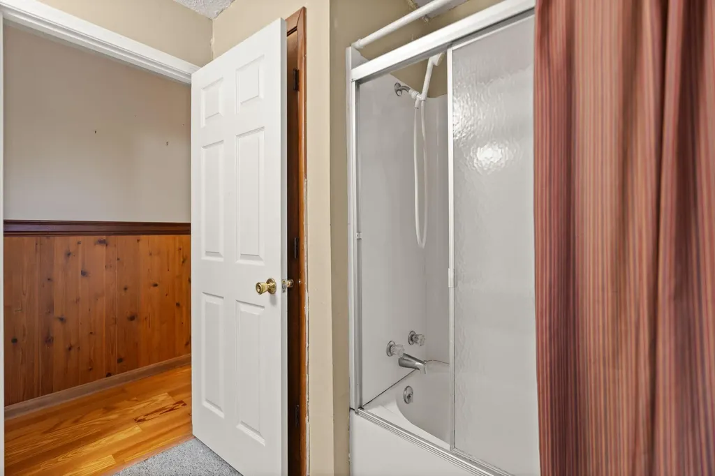 119 Twin Rivers Drive Bronston KY 42518