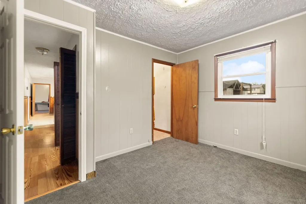119 Twin Rivers Drive Bronston KY 42518