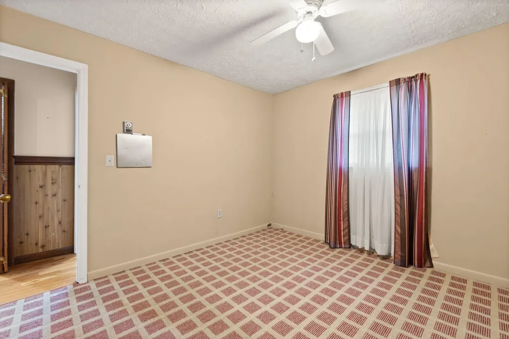 119 Twin Rivers Drive Bronston KY 42518
