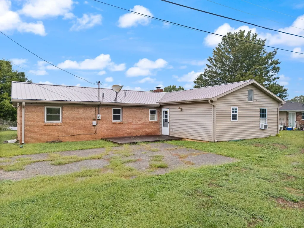 119 Twin Rivers Drive Bronston KY 42518
