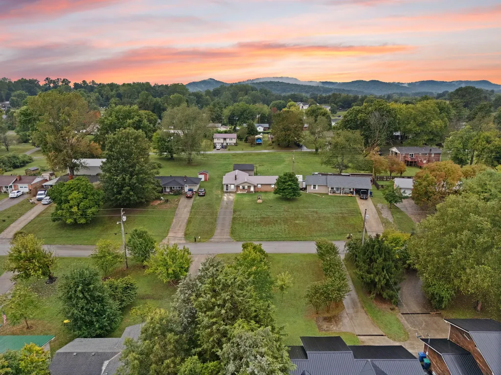 119 Twin Rivers Drive Bronston KY 42518