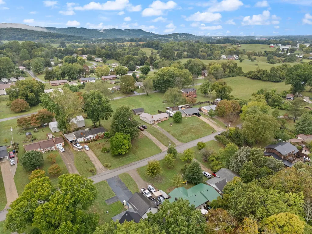 119 Twin Rivers Drive Bronston KY 42518