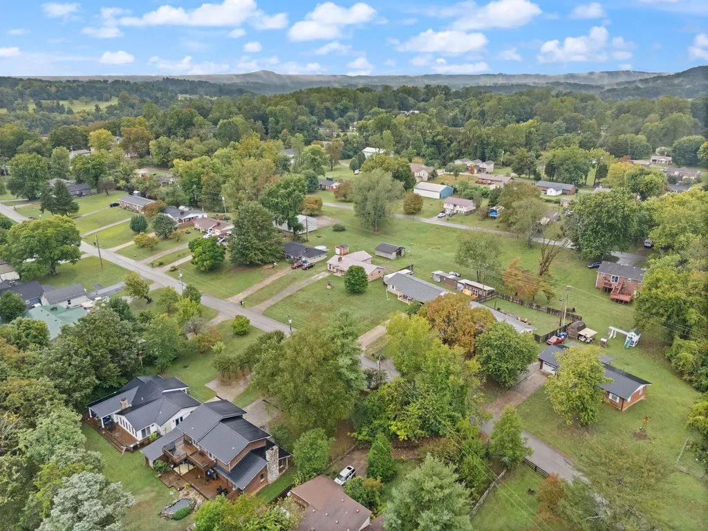 119 Twin Rivers Drive Bronston KY 42518