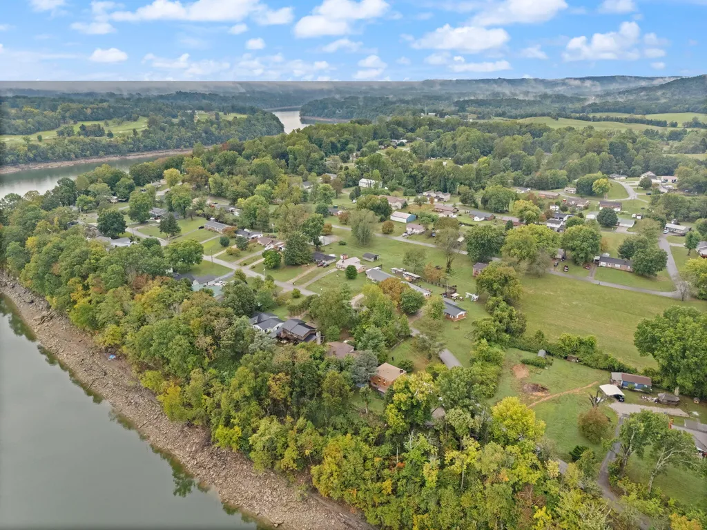 119 Twin Rivers Drive Bronston KY 42518