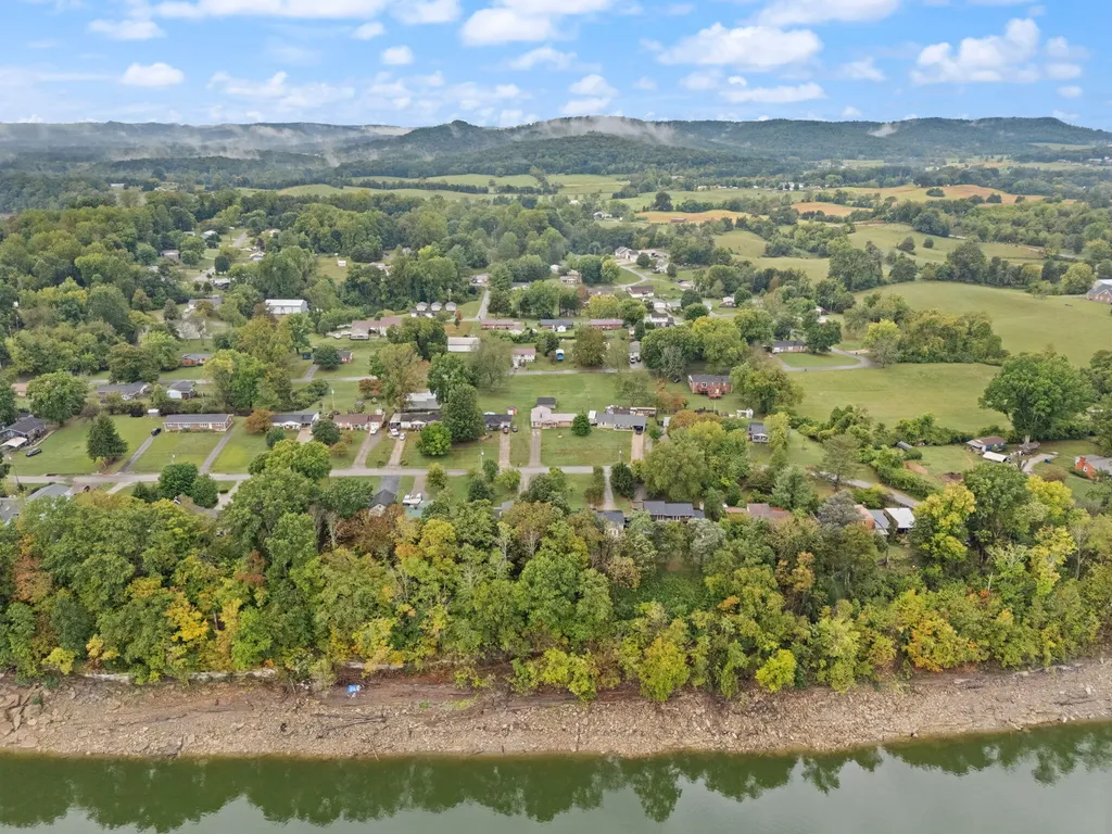 119 Twin Rivers Drive Bronston KY 42518