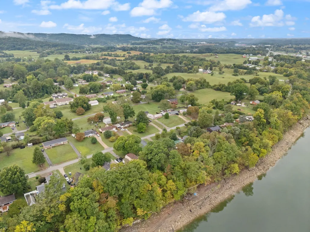 119 Twin Rivers Drive Bronston KY 42518
