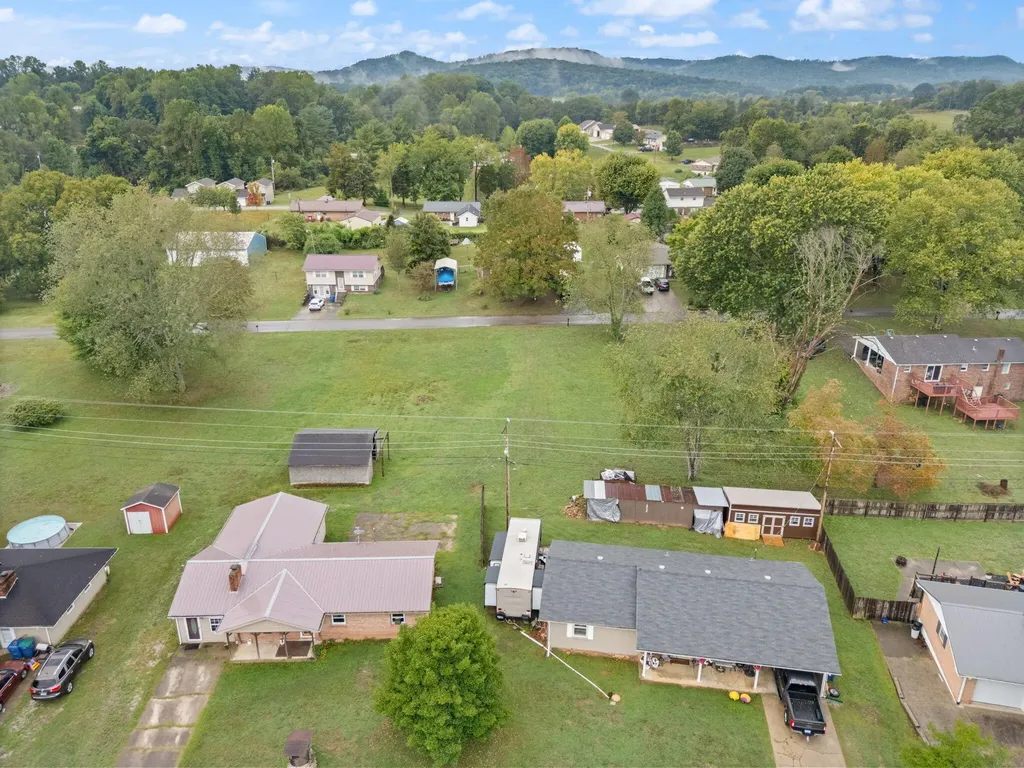 119 Twin Rivers Drive Bronston KY 42518