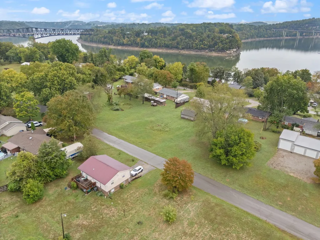119 Twin Rivers Drive Bronston KY 42518