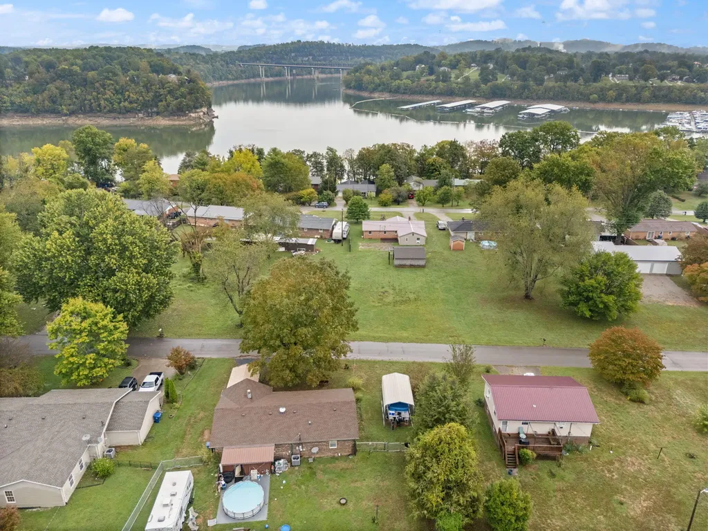 119 Twin Rivers Drive Bronston KY 42518