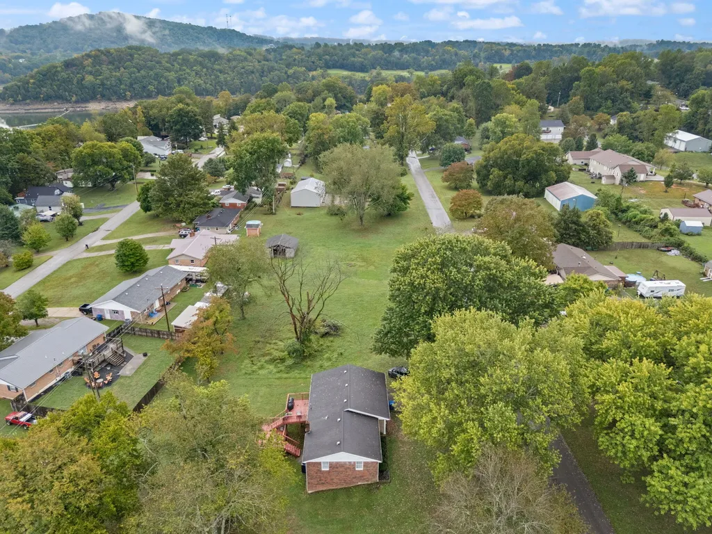 119 Twin Rivers Drive Bronston KY 42518