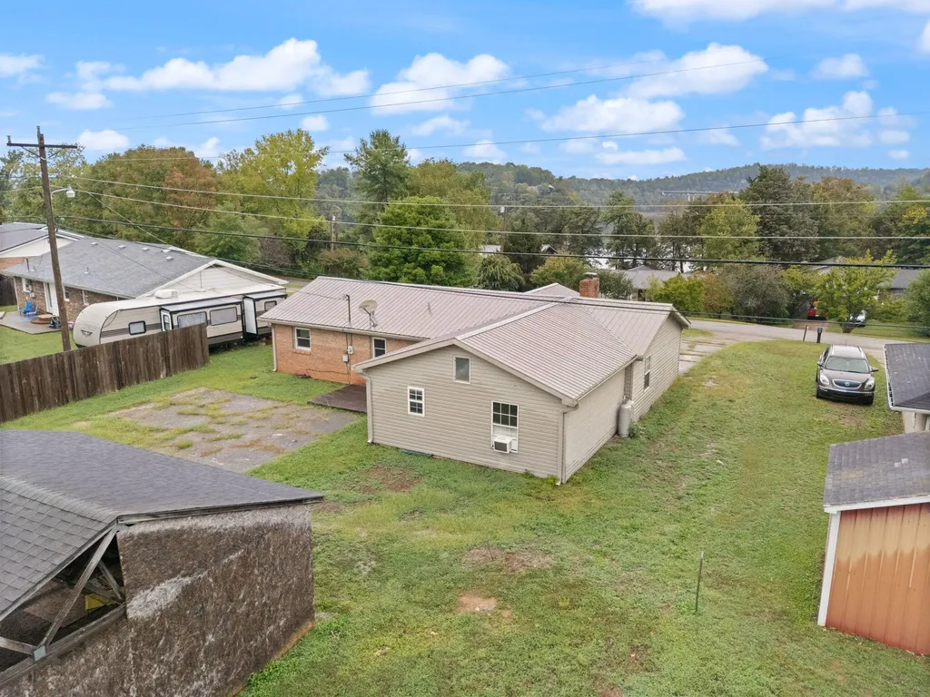 119 Twin Rivers Drive Bronston KY 42518