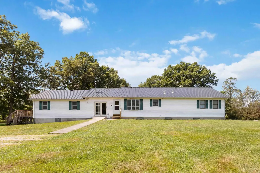 120 John Cash Road Crab Orchard KY 40419