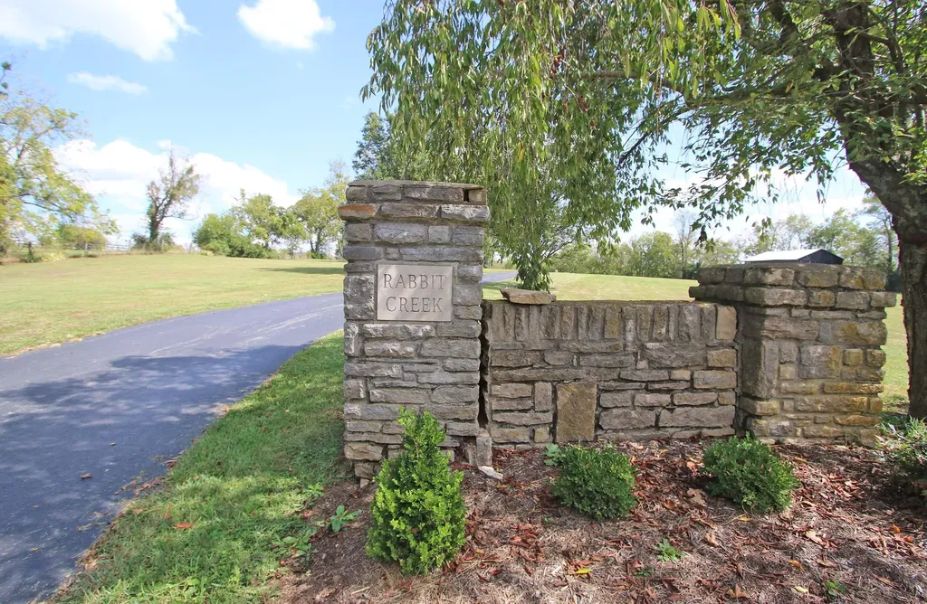 1010 Steele Road Versailles KY 40383