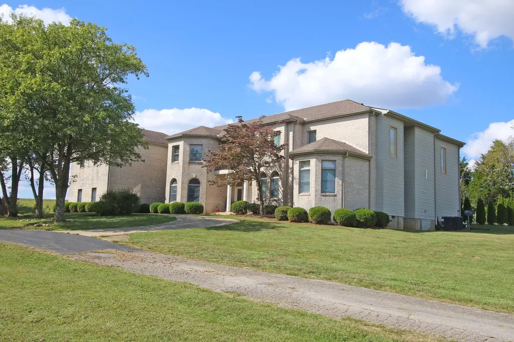 1010 Steele Road Versailles KY 40383
