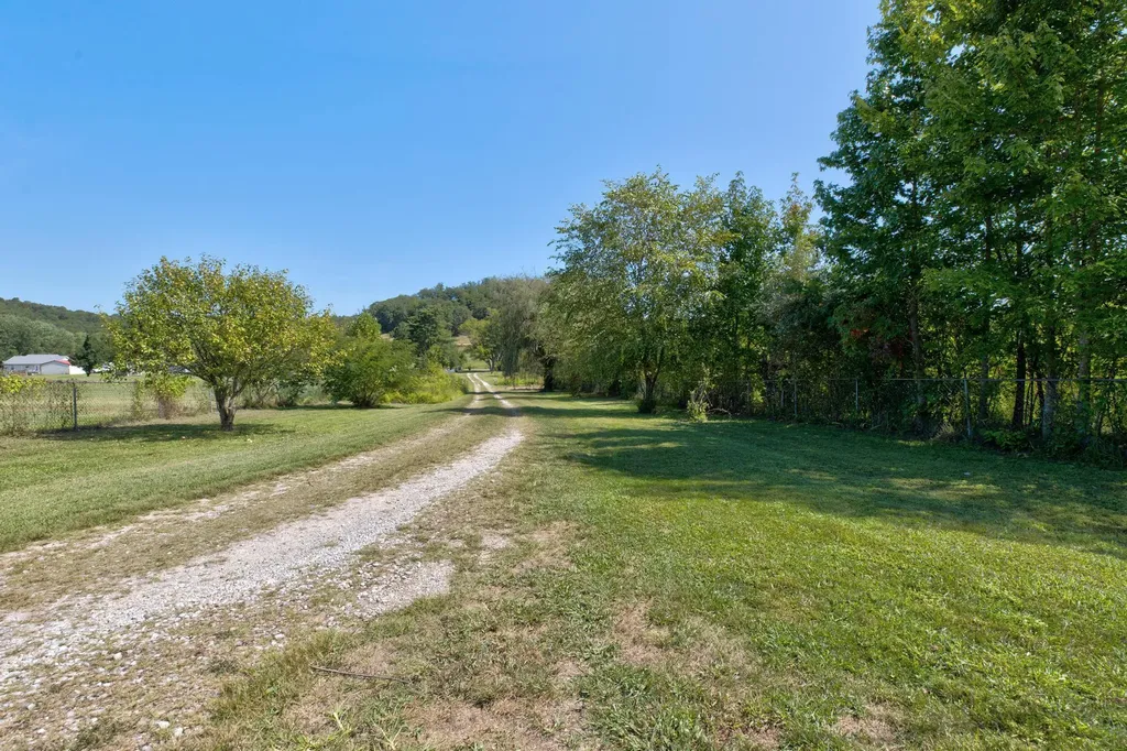 919 Town Branch Jeffersonville KY 40337