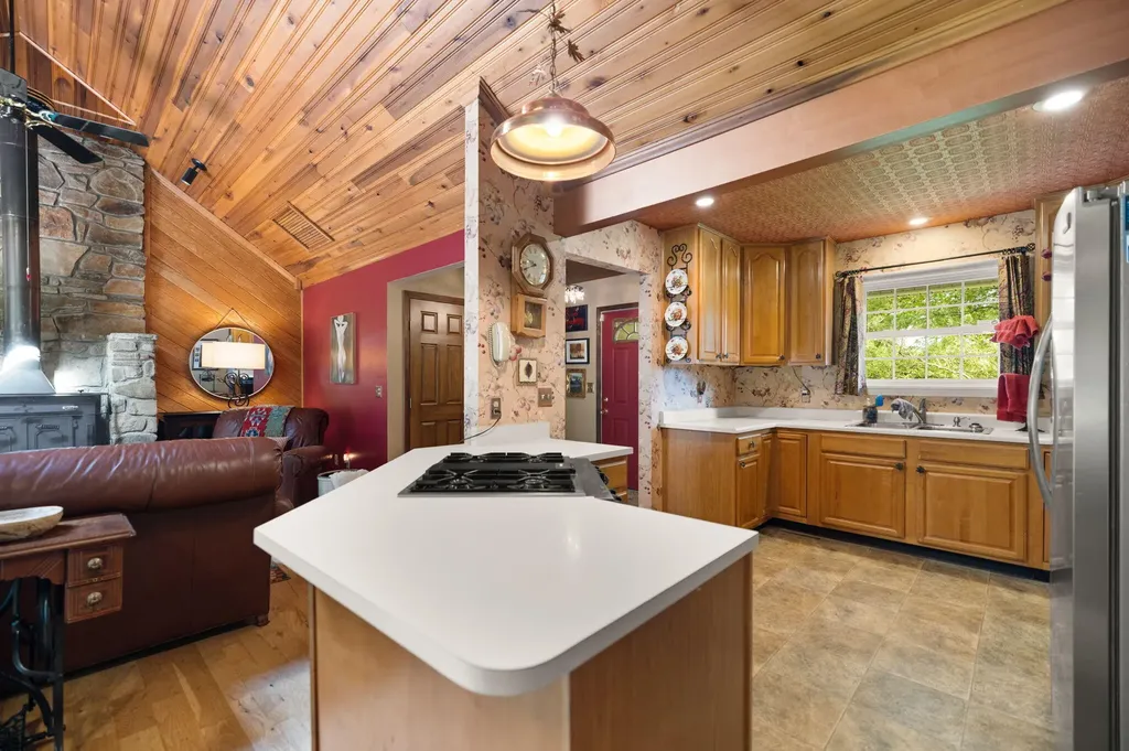 95 Hilltop Estates Road Morehead KY 40351