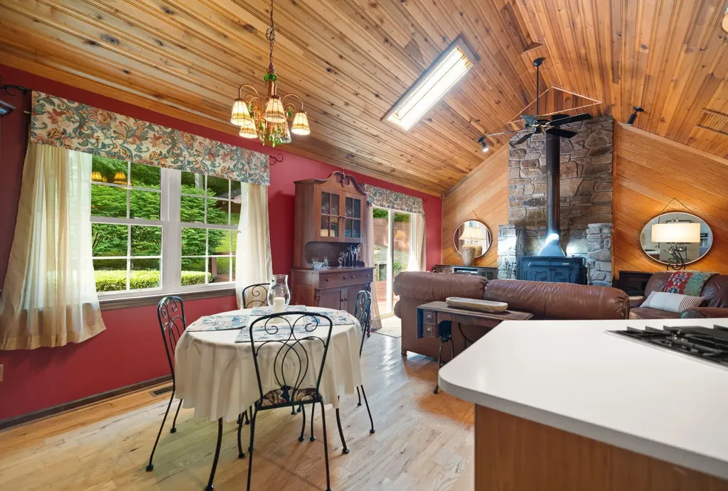 95 Hilltop Estates Road Morehead KY 40351