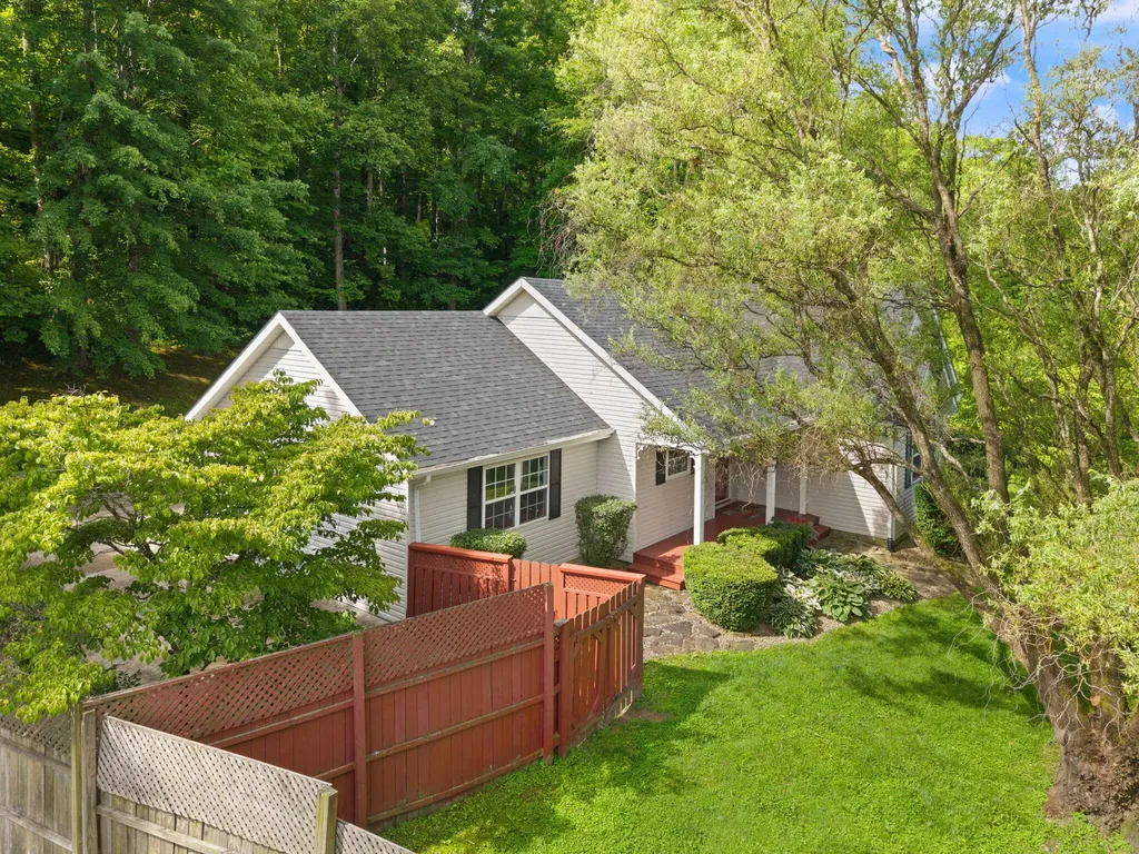 95 Hilltop Estates Road Morehead KY 40351