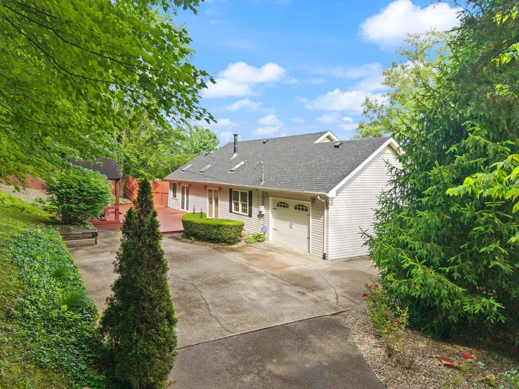 95 Hilltop Estates Road Morehead KY 40351