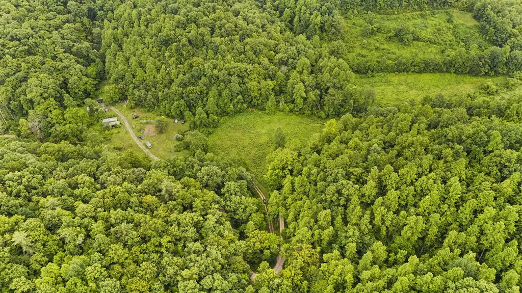 1235 Greenbrier Branch Road Campton KY 41301