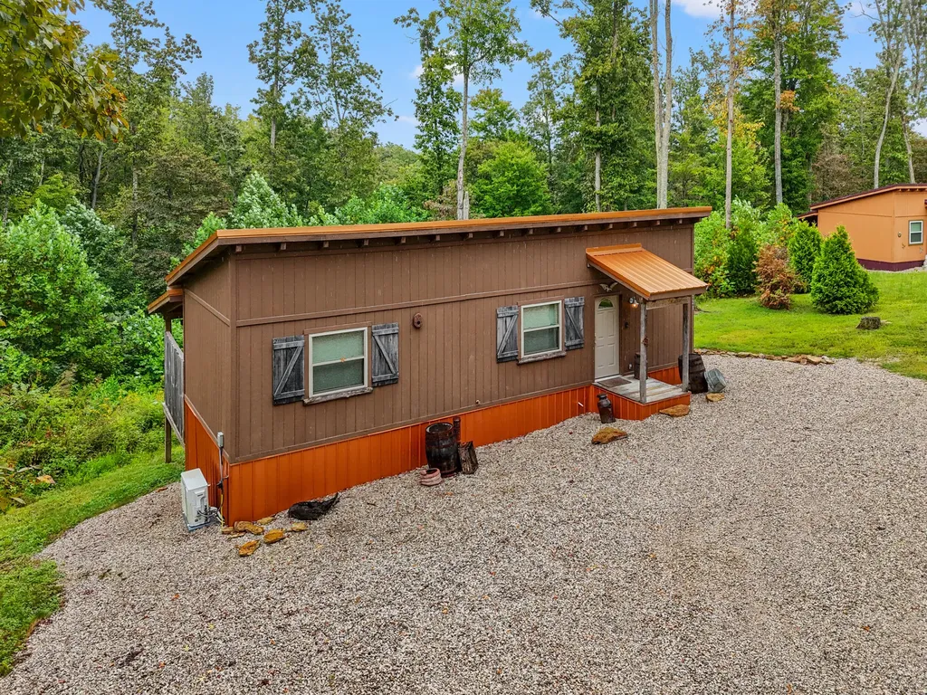 4523 Amos Ridge Road Frenchburg KY 40322