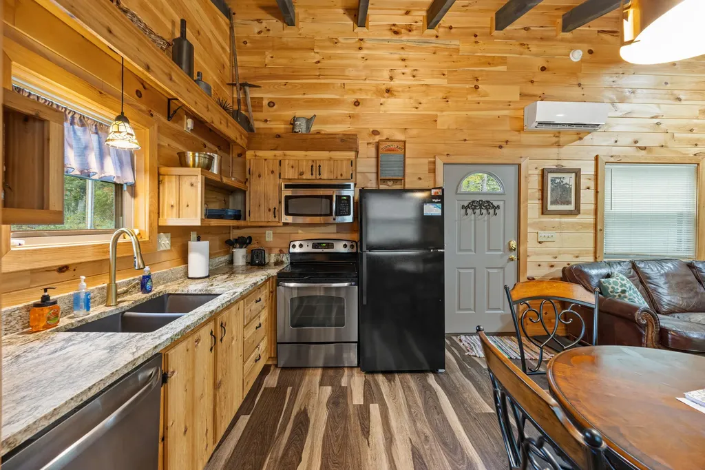 4523 Amos Ridge Road Frenchburg KY 40322