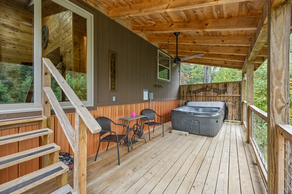 4523 Amos Ridge Road Frenchburg KY 40322