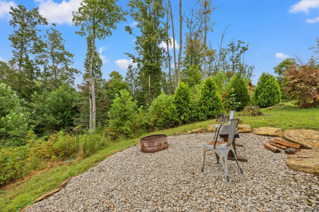 4523 Amos Ridge Road Frenchburg KY 40322