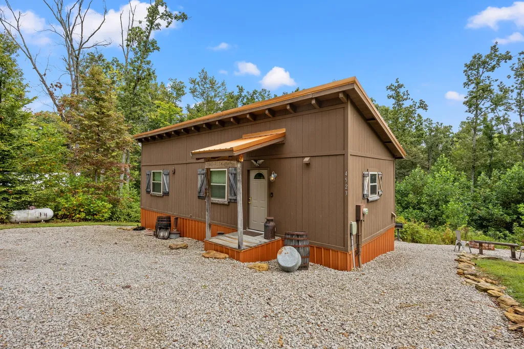 4523 Amos Ridge Road Frenchburg KY 40322