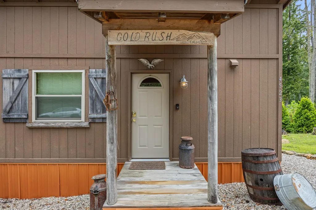 4523 Amos Ridge Road Frenchburg KY 40322