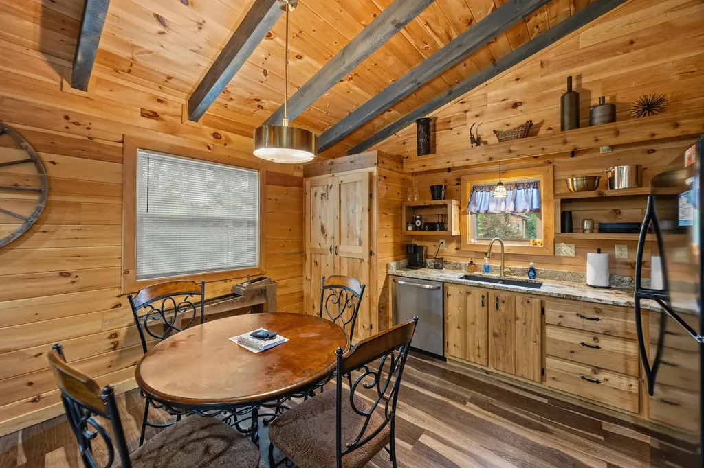 4523 Amos Ridge Road Frenchburg KY 40322