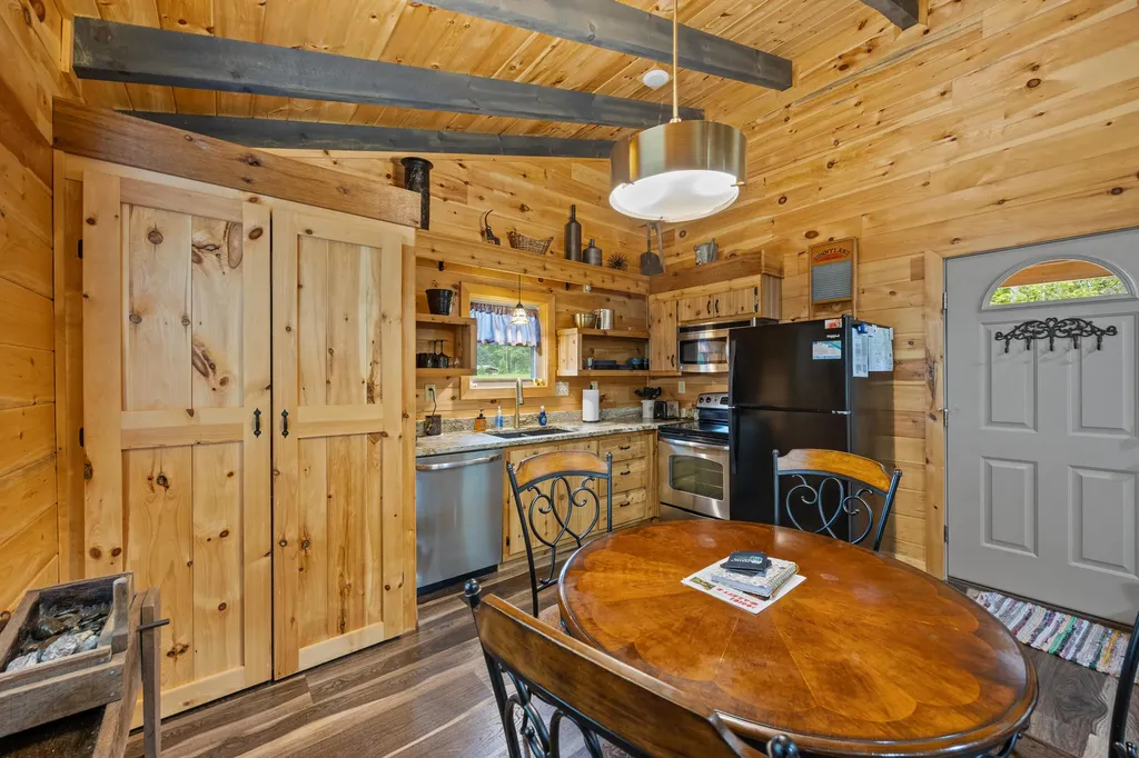 4523 Amos Ridge Road Frenchburg KY 40322