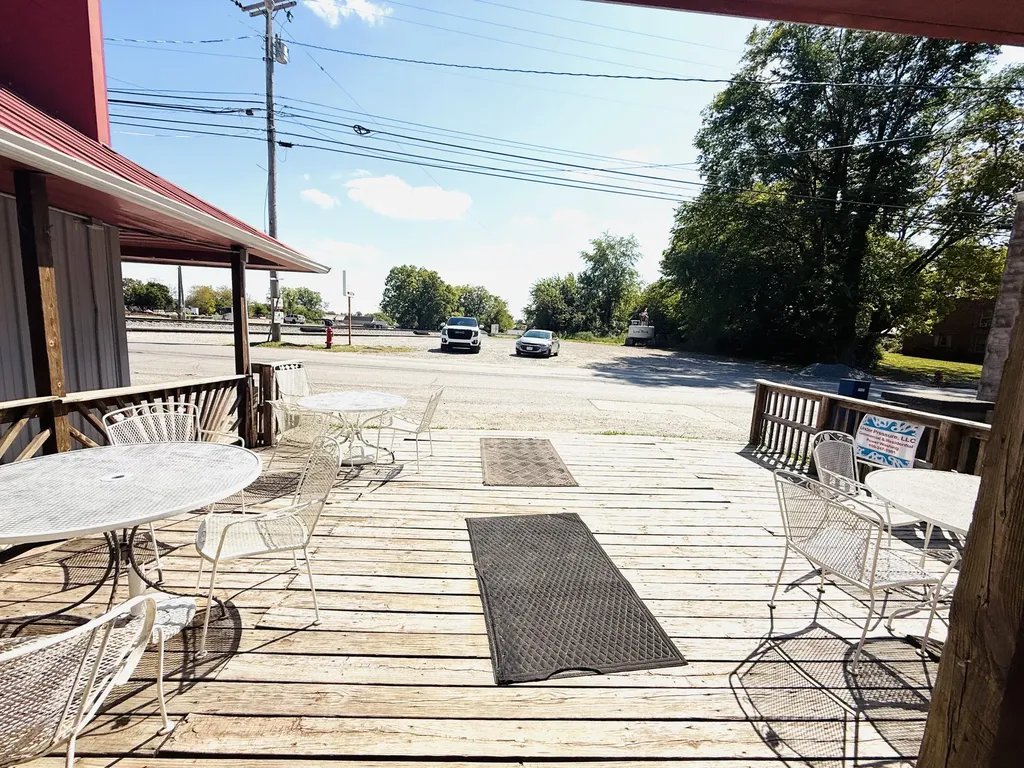 105 W Main Street Harrodsburg KY 40330