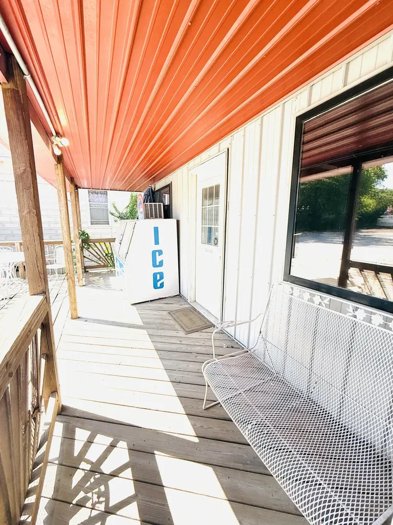 105 W Main Street Harrodsburg KY 40330