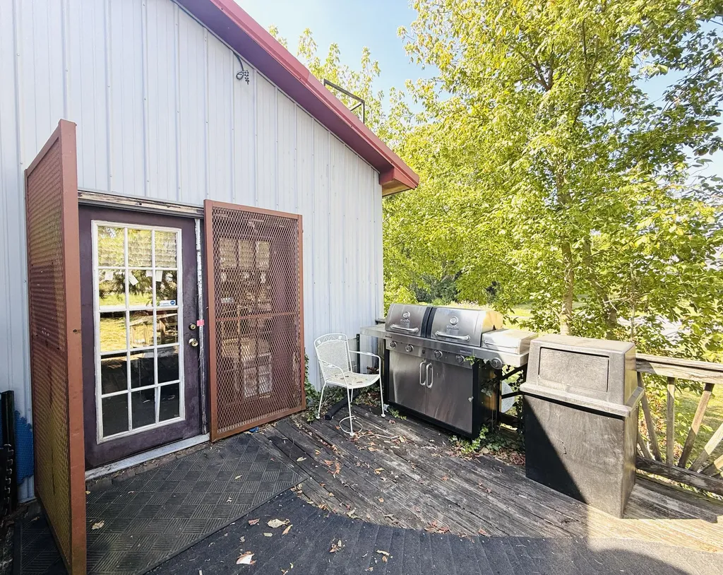 105 W Main Street Harrodsburg KY 40330