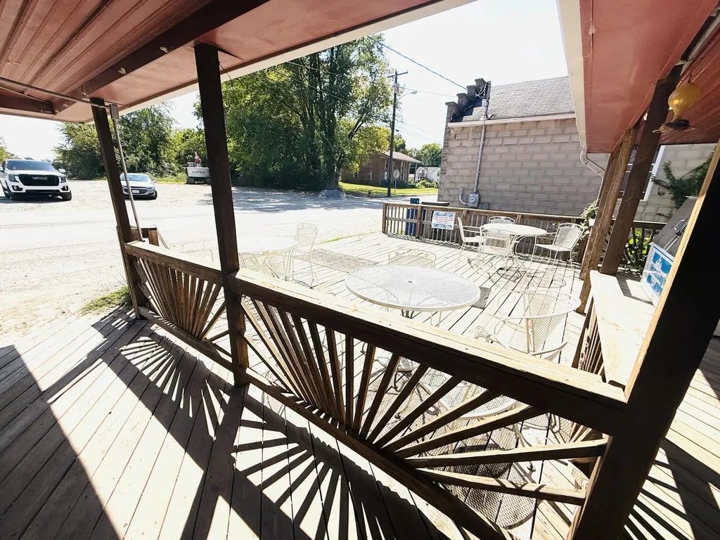 105 W Main Street Harrodsburg KY 40330