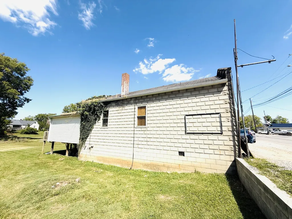 105 W Main Street Harrodsburg KY 40330