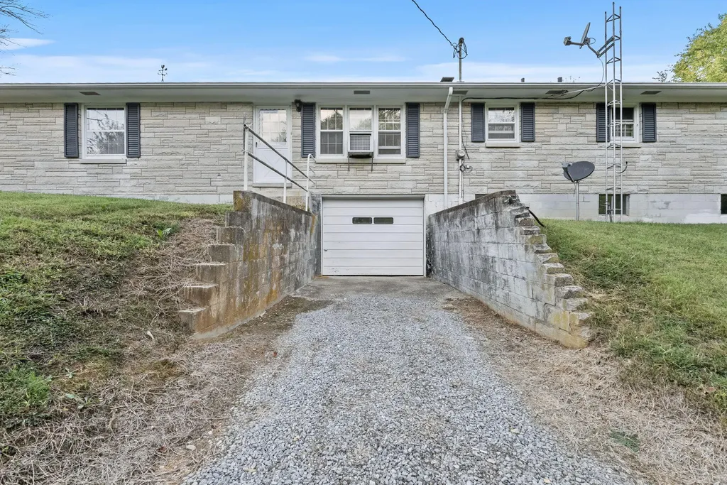 9990 Us-27 Waynesburg KY 40489