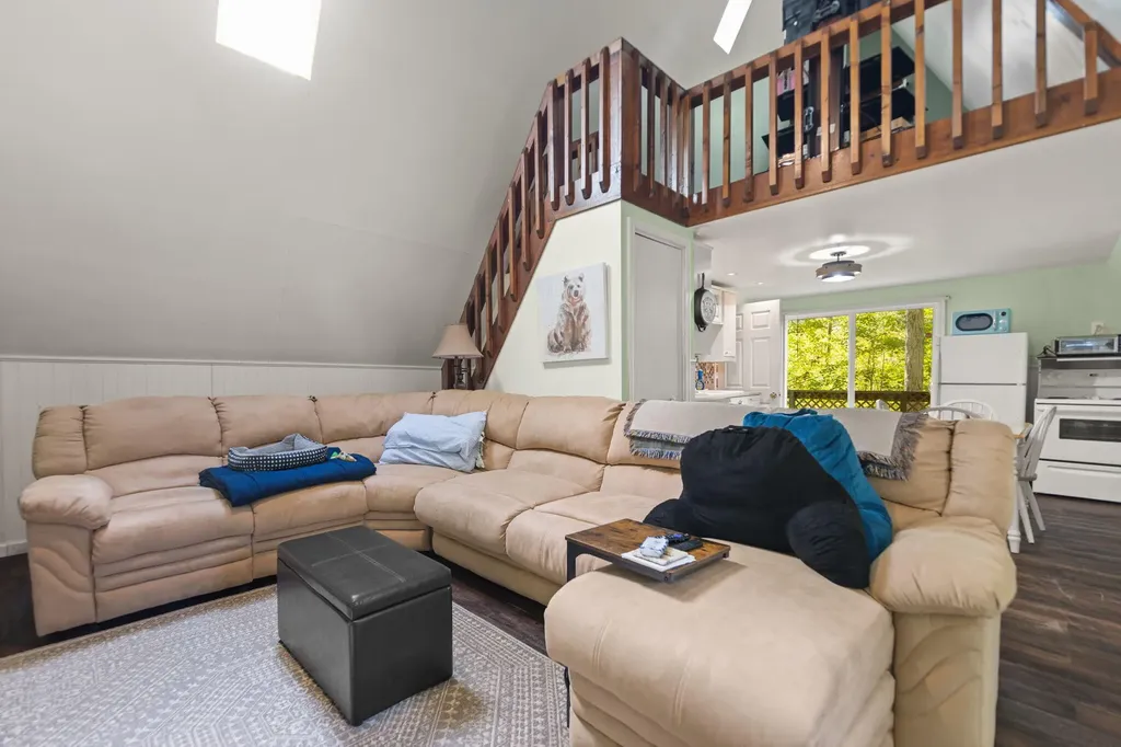 1424 Jasper Lake Drive Burnside KY 42519