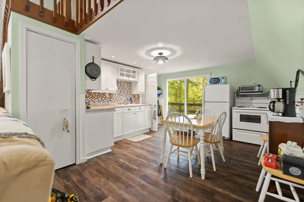 1424 Jasper Lake Drive Burnside KY 42519